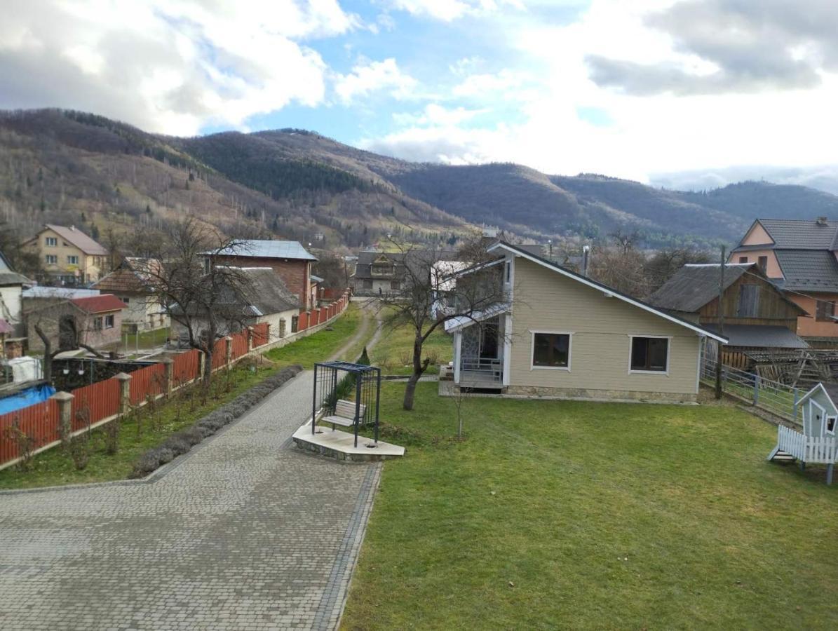 Lucy Hotel Jaremcse Kültér fotó