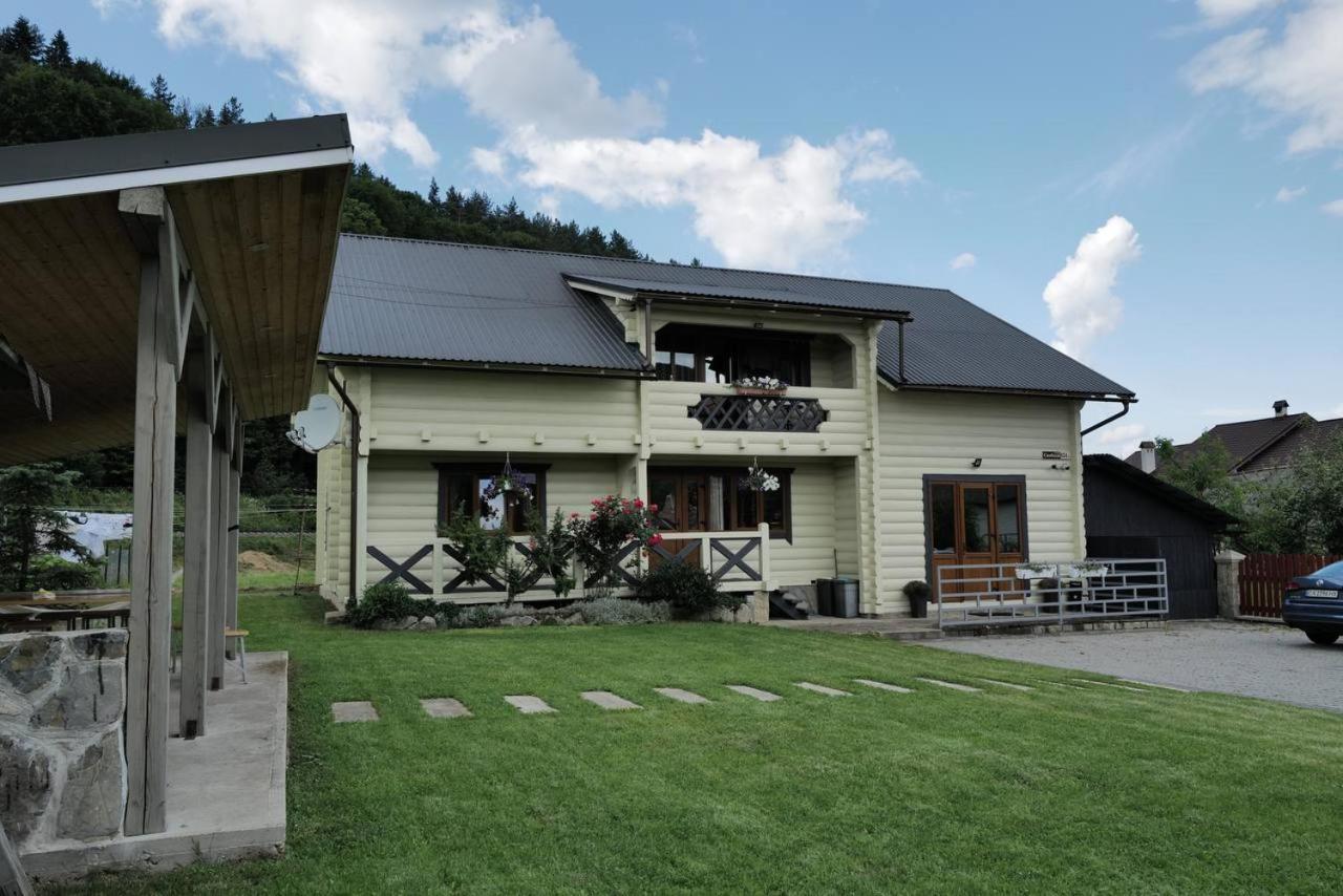 Lucy Hotel Jaremcse Kültér fotó