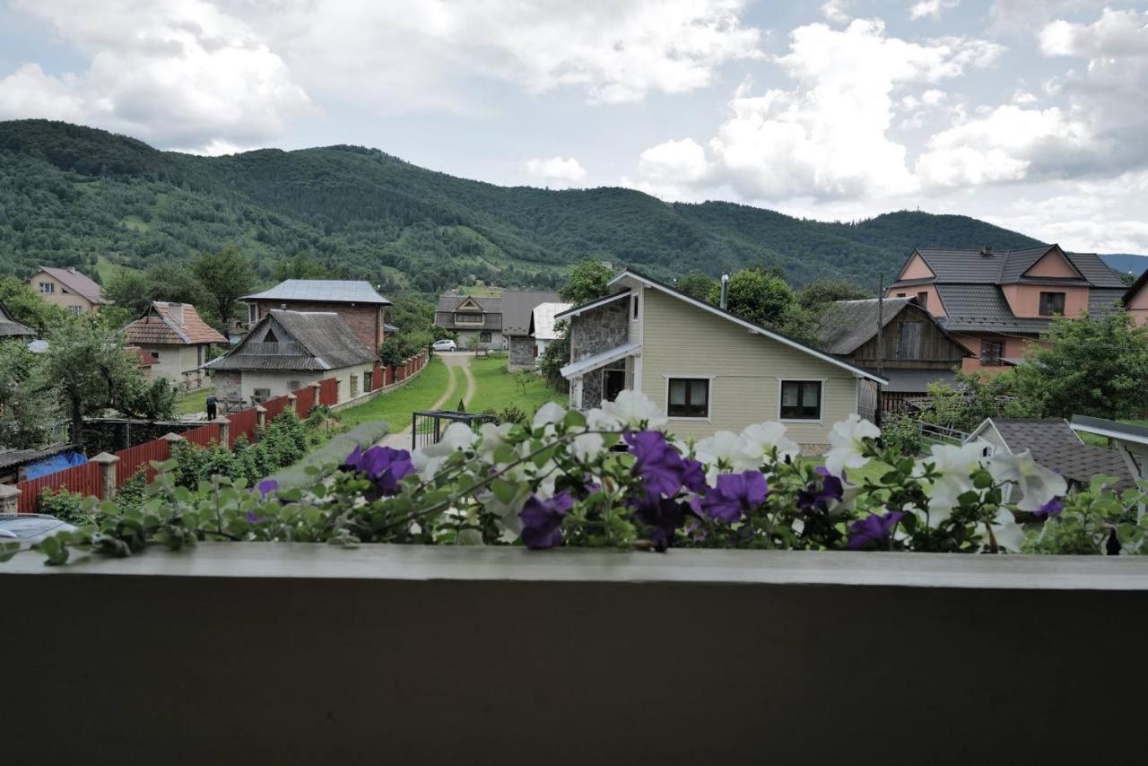 Lucy Hotel Jaremcse Kültér fotó