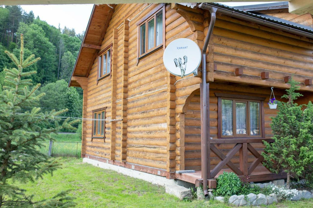 Lucy Hotel Jaremcse Kültér fotó
